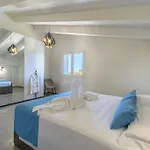 Villatale With Private Swimming Pool. Within Walking Distance Of The Beach. *