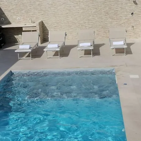 Villatalè With Private Swimming Pool. Within Walking Distance Of The Beach.