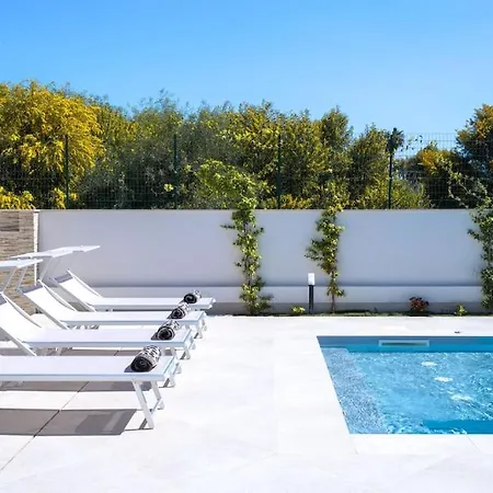 Villatalè With Private Swimming Pool. Within Walking Distance Of The Beach. * Pozzallo