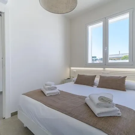 Villatalè With Private Swimming Pool. Within Walking Distance Of The Beach.