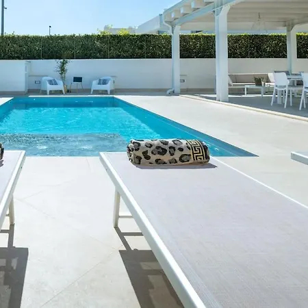 Villatalè With Private Swimming Pool. Within Walking Distance Of The Beach. Villa *